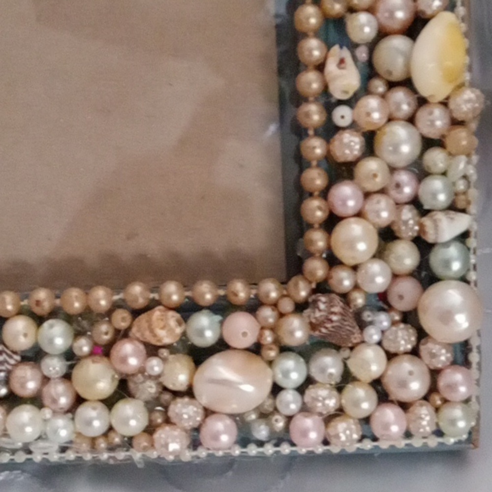 Beautiful Beaded Seashell Picture Frame - Picture 3 of 10